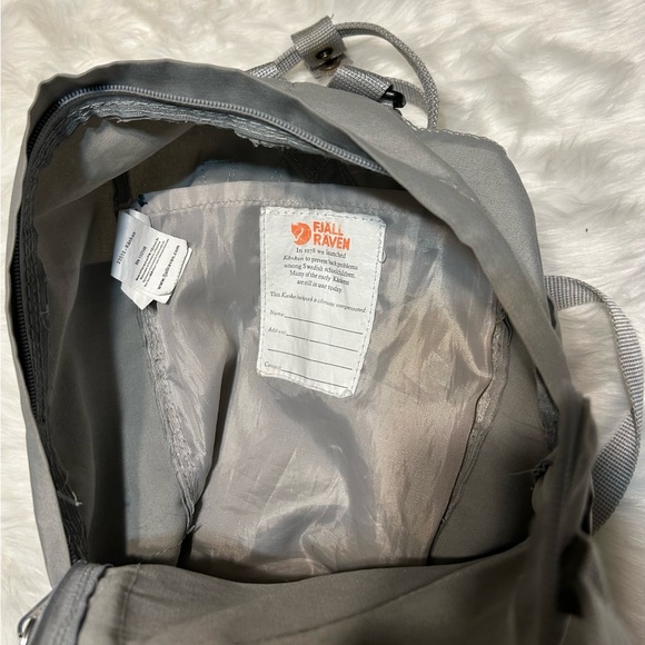 Fjallraven Kånken Gray Mini Backpack - Picture 10 of 13